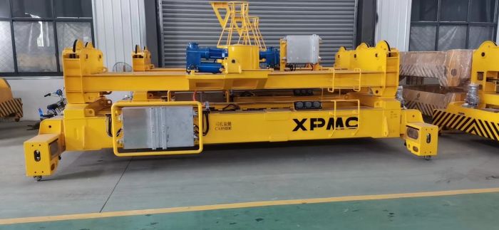 轻型伸缩吊具及偏转上架